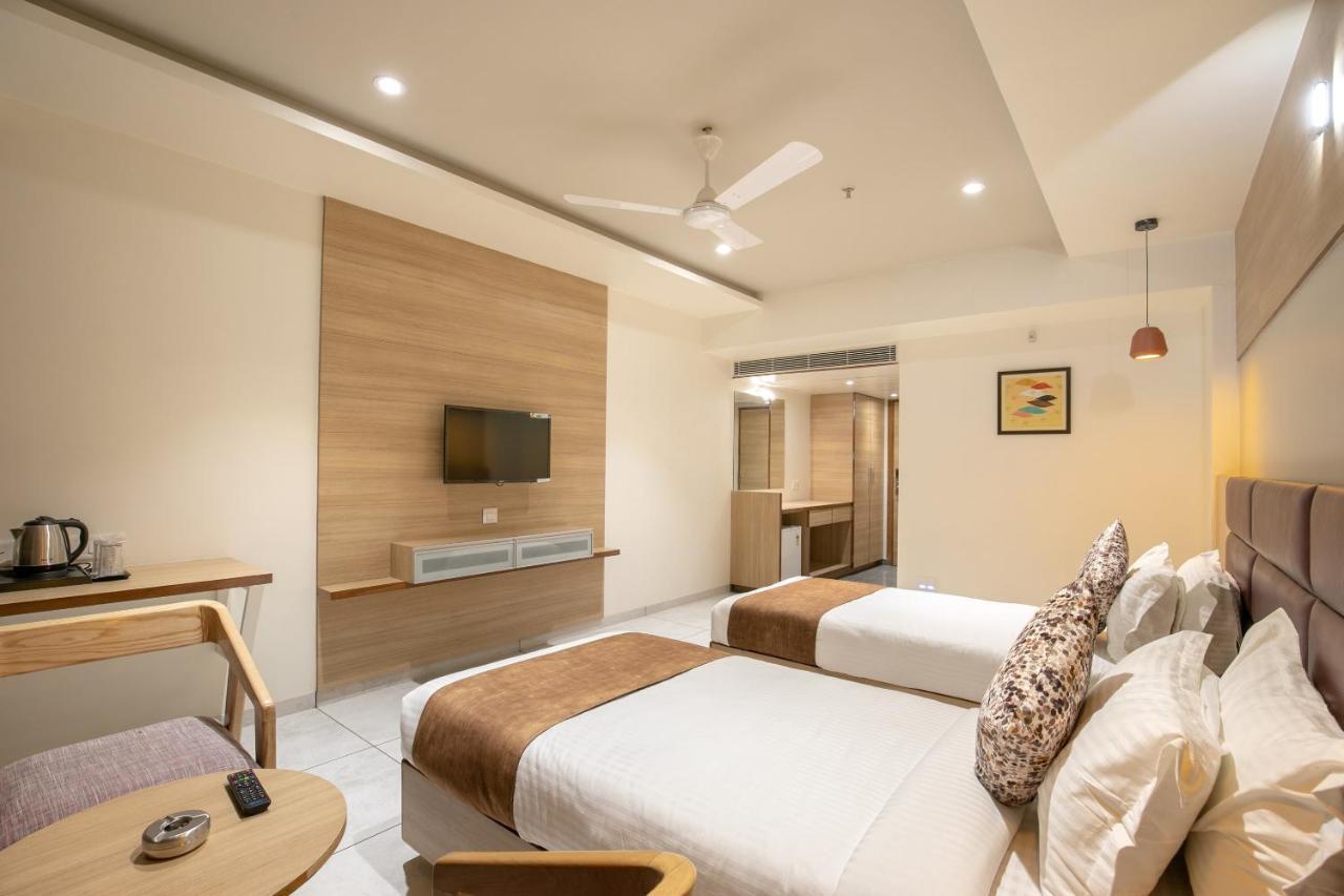 Hotel Silvera Grand Ahmedabad Exterior photo