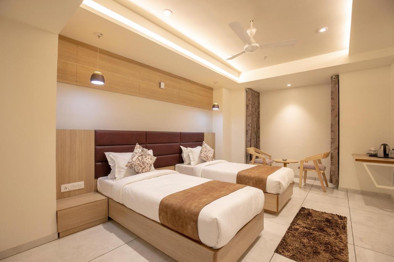 Hotel Silvera Grand Ahmedabad Exterior photo
