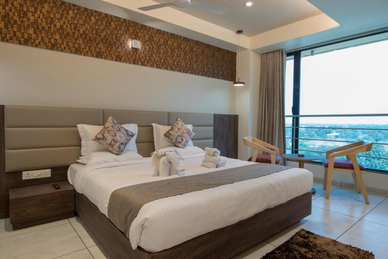 Hotel Silvera Grand Ahmedabad Exterior photo