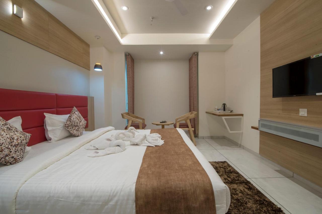 Hotel Silvera Grand Ahmedabad Exterior photo